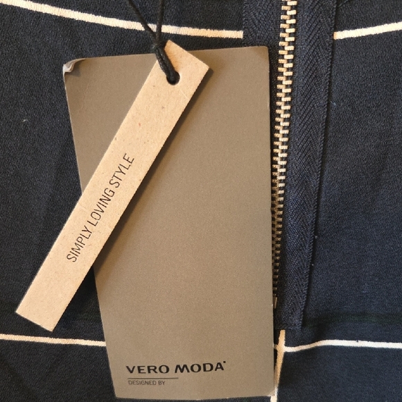 Vero Moda Navy and White Grid Long Sleeve Dress - Picture 4 of 5